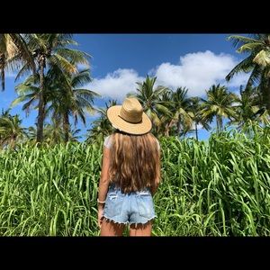 Meet your Posher, Cara